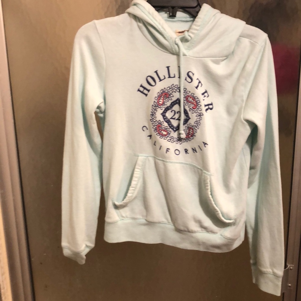 Women’s hollister sweatshirt